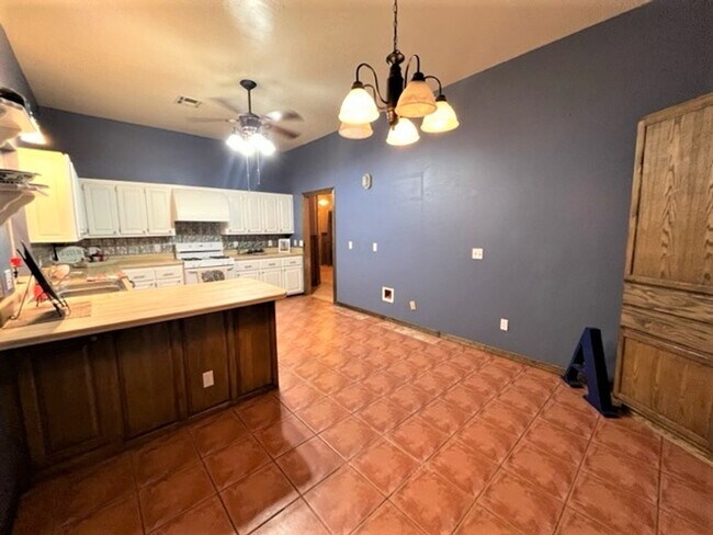 Building Photo - 8104 Eagle Cir