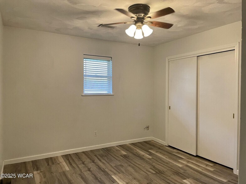 Building Photo - 4701 W Elm St