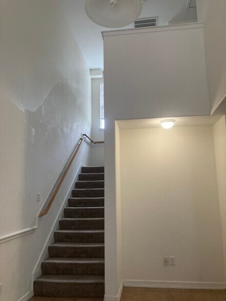 Building Photo - 628 Caperton St