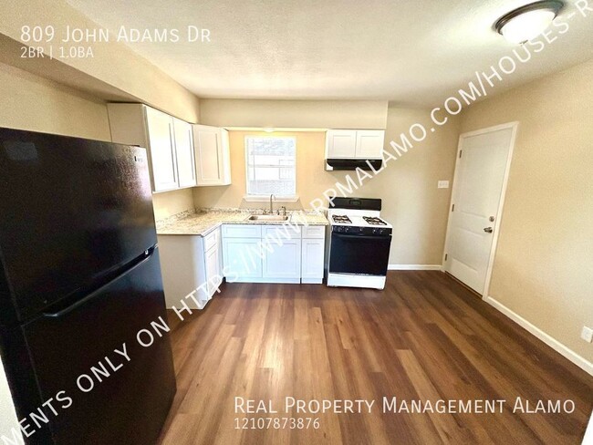 Building Photo - **MOVE-IN SPECIAL** AVAILABLE NOW! 2 Bedro...