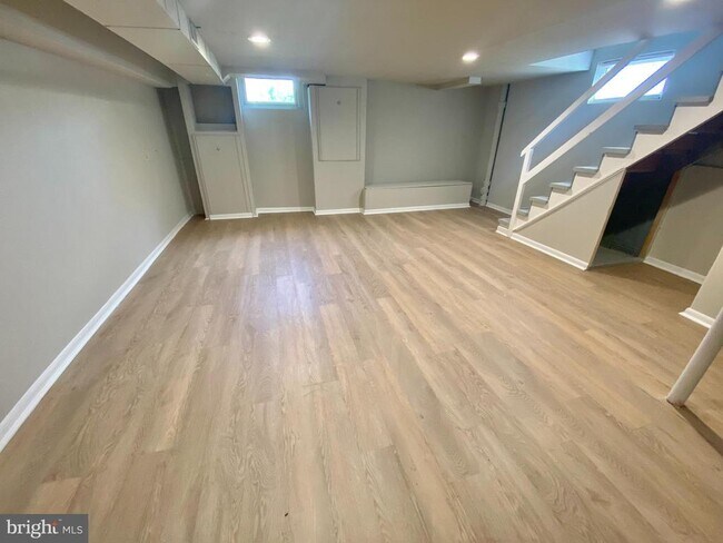 Building Photo - 404 New Rd