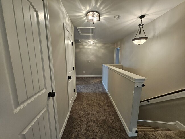 Building Photo - 105 Pinehurst Ln