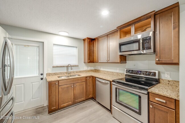 Building Photo - 645 Caiman St