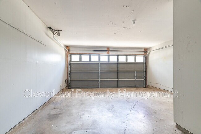 Building Photo - 1045 Stone Trail