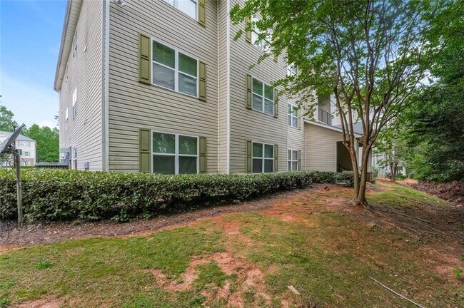 Building Photo - 12201 Fairington Ridge Cir