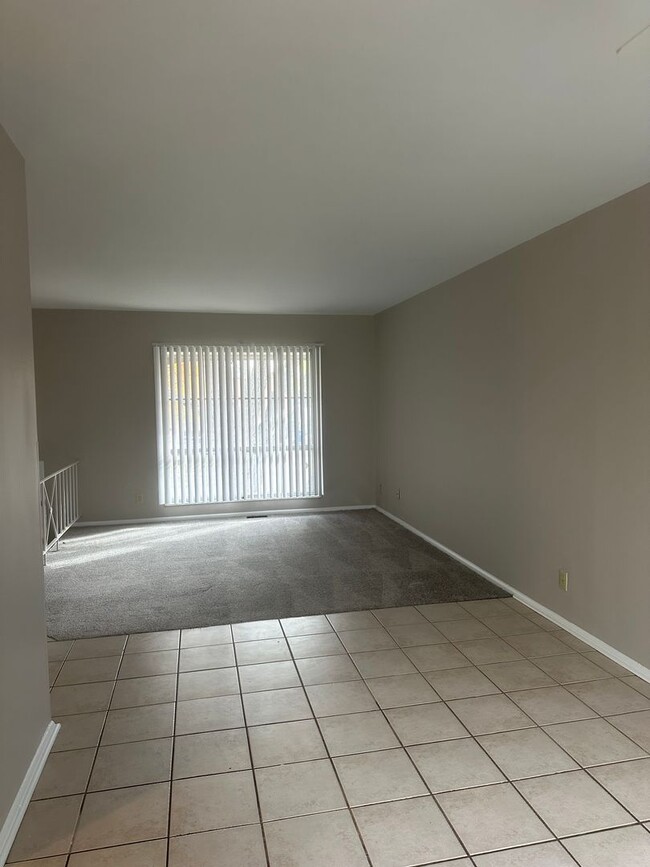 Building Photo - 3 Bedroom Single Family Home in Gahanna