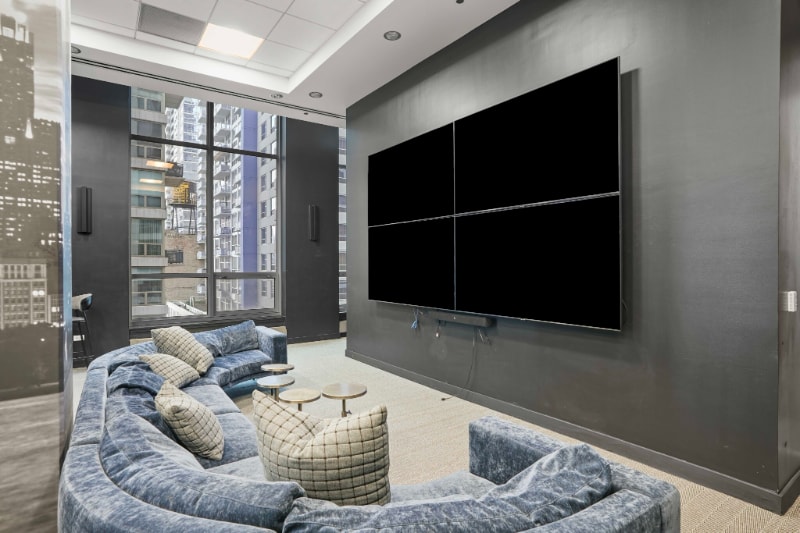 Building Photo - 1289 S Michigan Ave