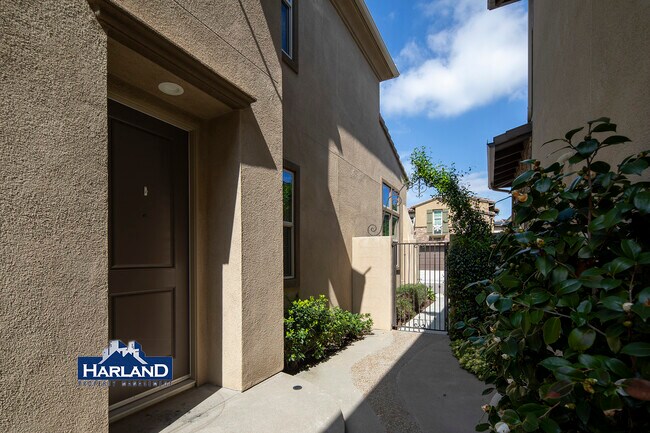 Building Photo - 3024 Estero Rd