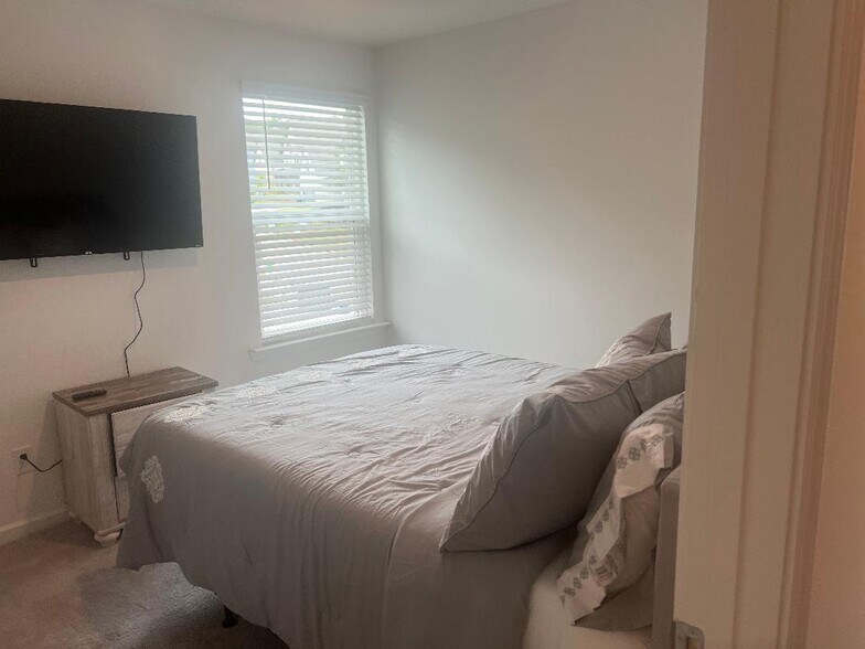 Guest bedroom - 152 Rivulet Dr