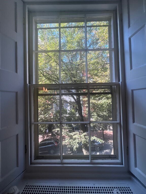 Building Photo - 21 Chestnut St