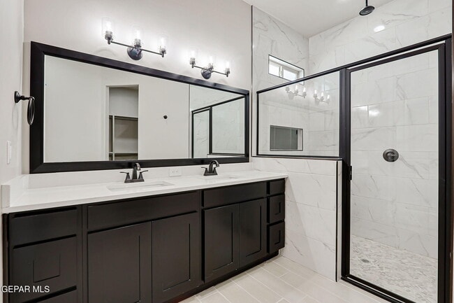 Building Photo - 13649 Keighly St