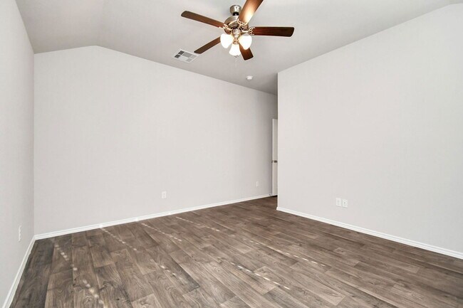 Building Photo - 9878 Laurel Lake Dr