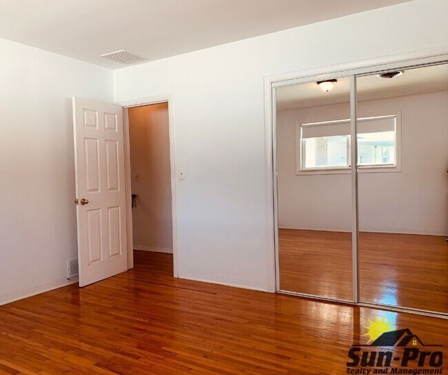 Building Photo - 227 Ponce De Leon Dr