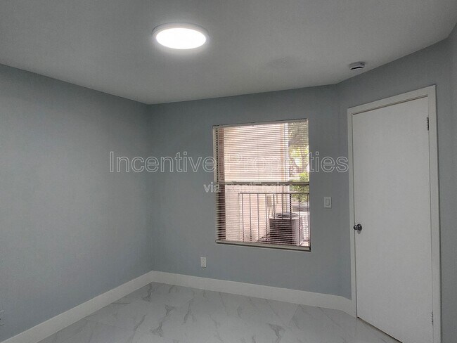 Building Photo - 4744 Walden Cir