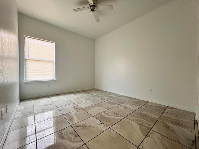 Building Photo - 107 Provines Dr