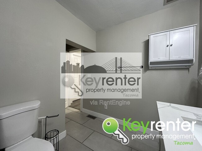 Building Photo - 1520 S 56th St