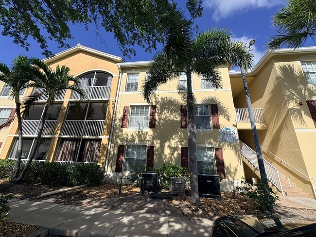 Building Photo - 2/2 Condo for Rent in Fort Myers
