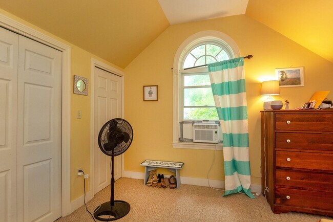 Building Photo - 17 Walker St