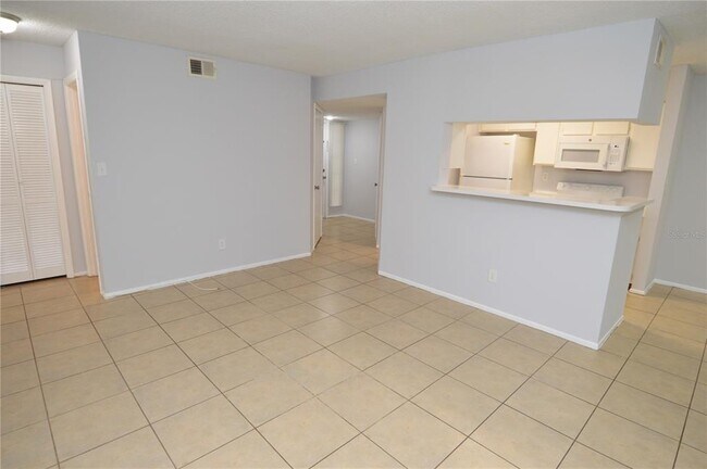 Building Photo - 8630 Mallard Reserve Dr