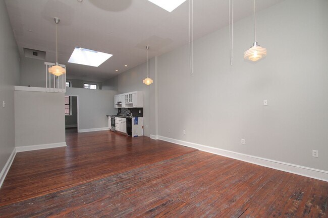 Building Photo - 1527 South St