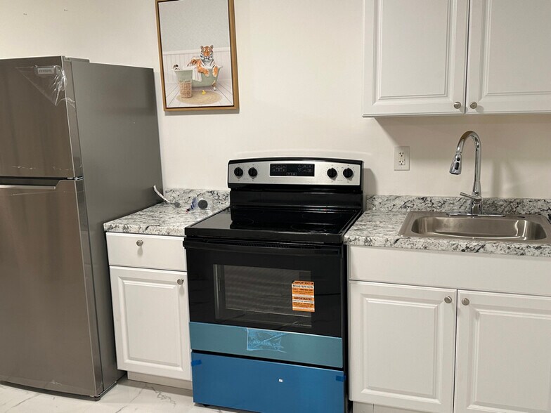 Building Photo - 1020 NW 55th St