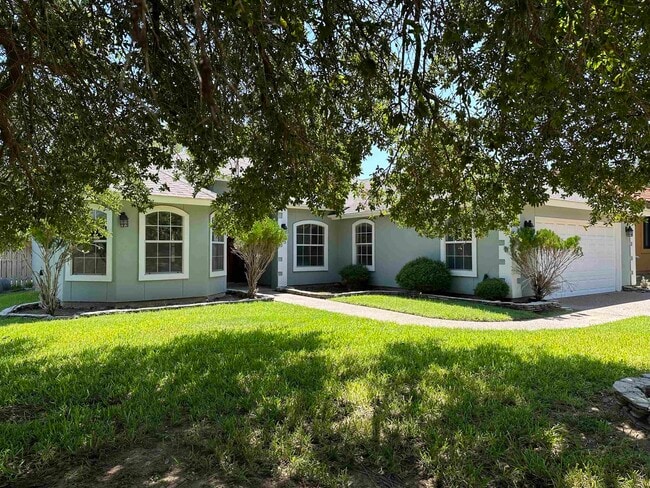 Building Photo - 223 Oriole Ln