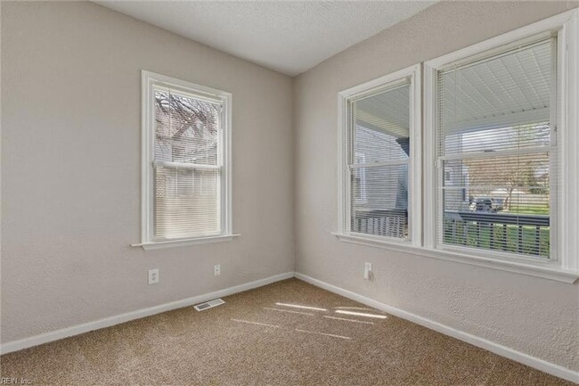 Building Photo - 720 Forbes St