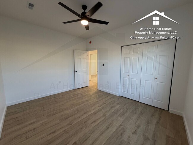 Building Photo - 508 E 8th St