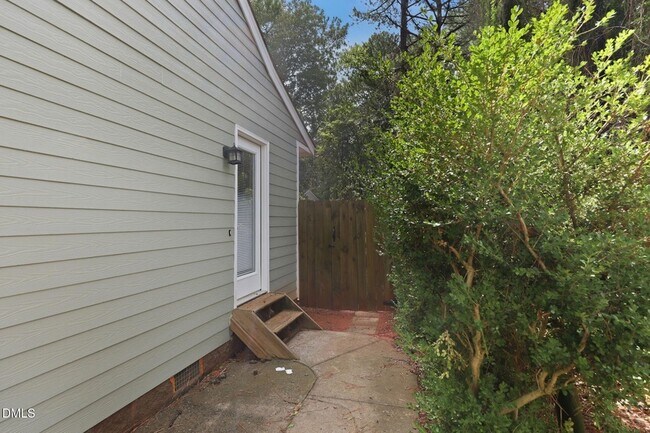 Building Photo - 108 Bristol Ct