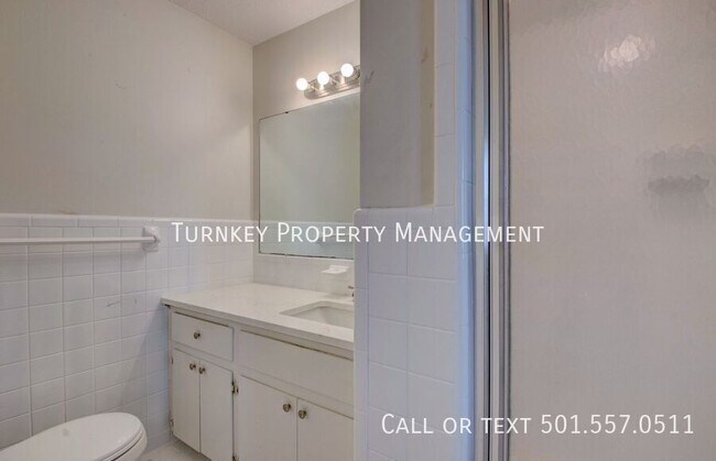 Building Photo - 2511 Montreal Dr