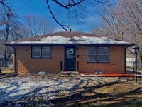 Building Photo - 2 Bedroom, 1 Bathroom House for Rent; Avai...