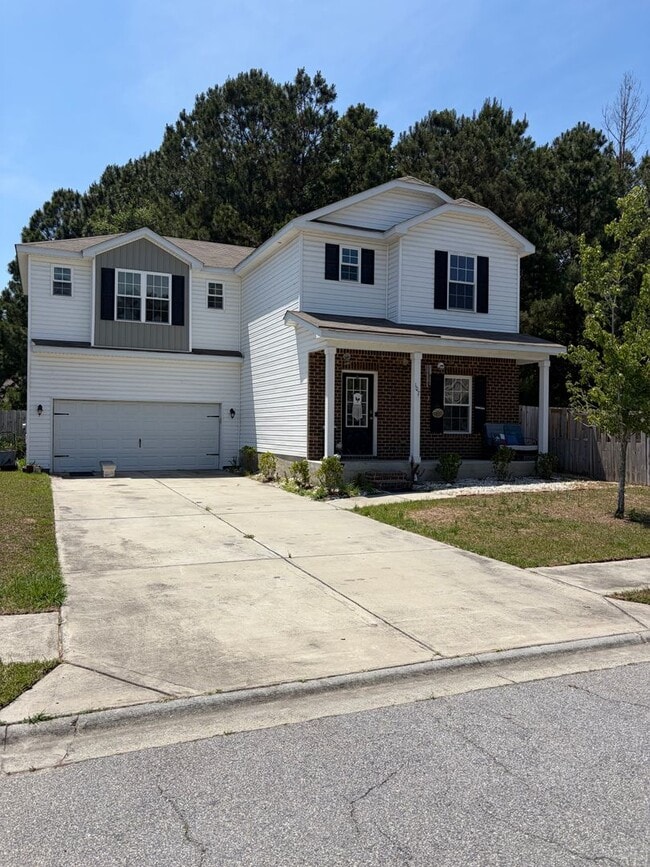 Building Photo - AVAILABLE NOW! (Pet Friendly)
