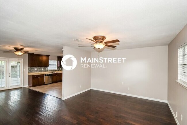 Building Photo - 3 Bedroom Pet-Friendly Home in Jacksonvill...