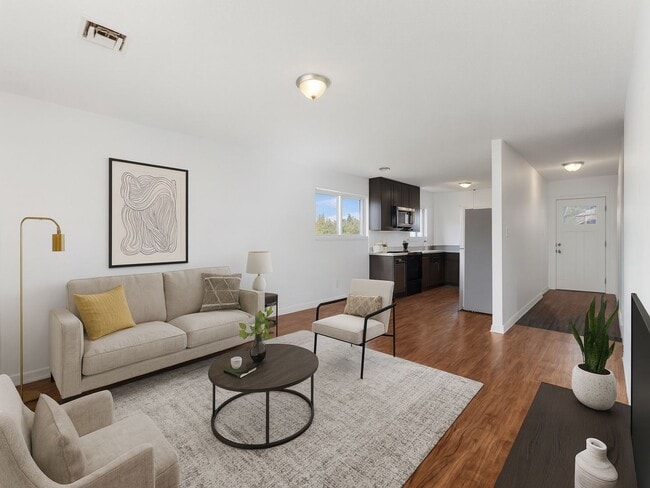 Building Photo - 4BR w/ Driveway Parking near Denver Zoo & City Park