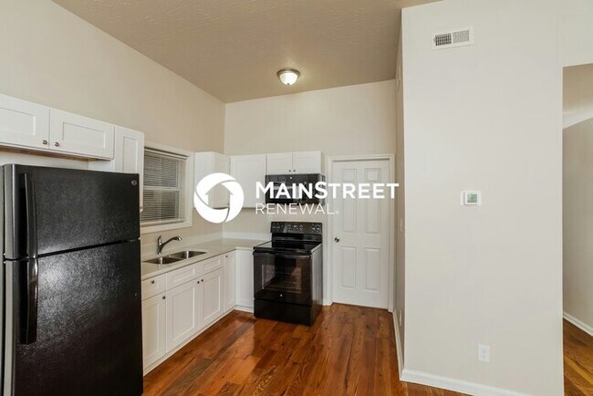 Building Photo - 3 Bedroom Pet-Friendly Home in Louisville,...