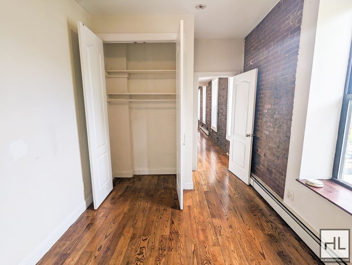 Building Photo - Fifth Avenue