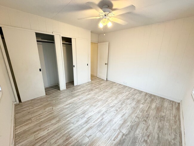 Building Photo - Move in ready 3 bedroom w/ parking near Li...