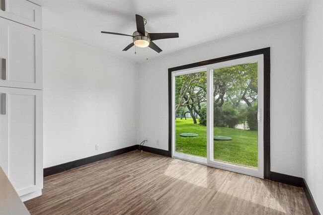 Building Photo - 100 Lido Cir