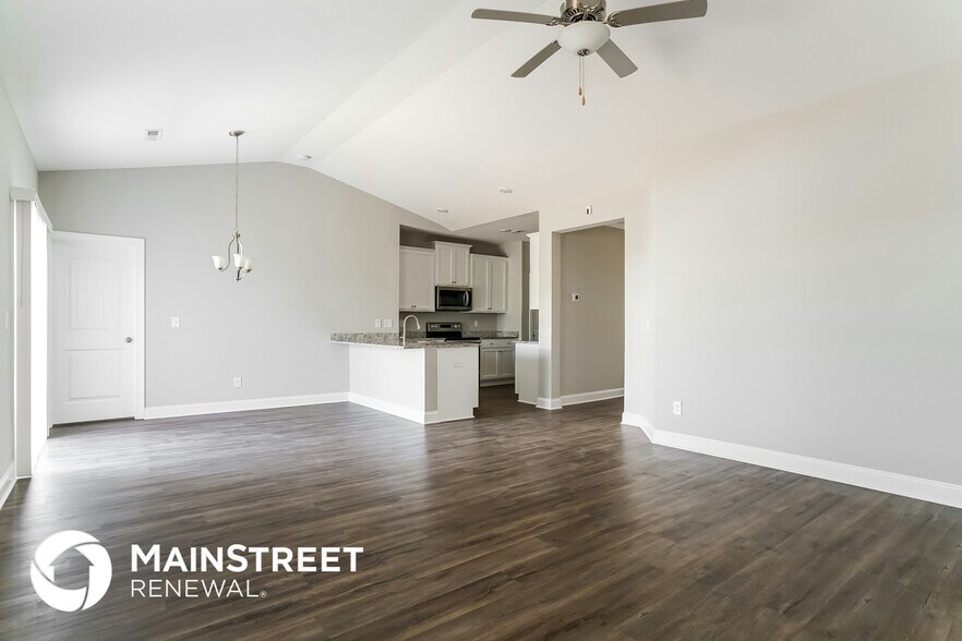 Building Photo - 400 Legacy Dr