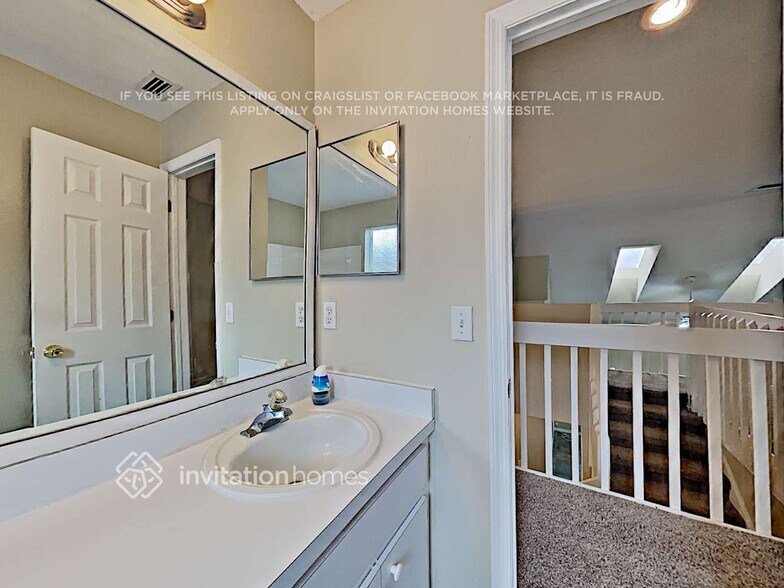 Building Photo - 2335 Needham Dr