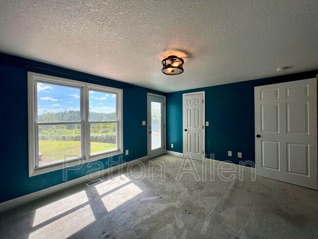 Building Photo - 15 Lela Ln