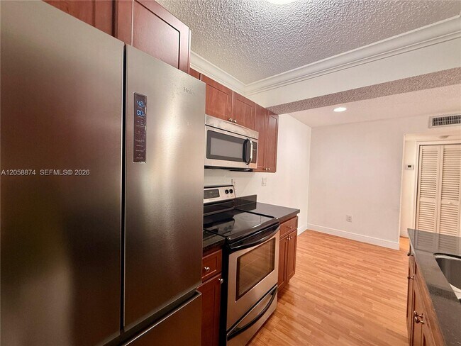 Building Photo - 15570 SW 105th Ln