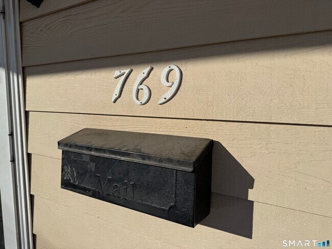 Building Photo - 769 Ogden St