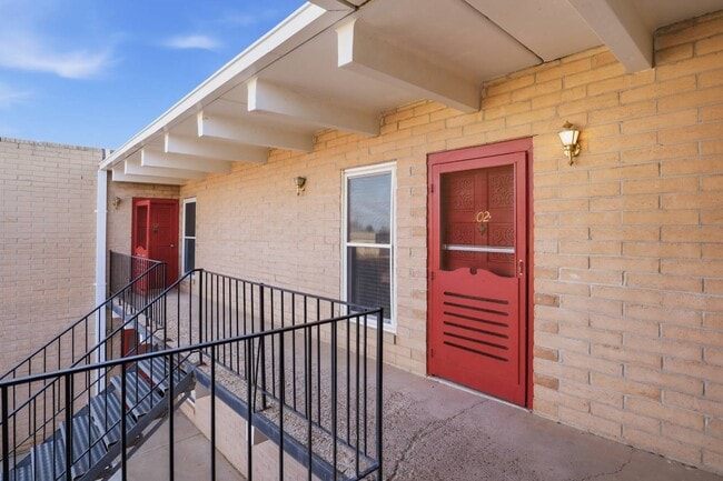 Building Photo - 500 NE 15th St