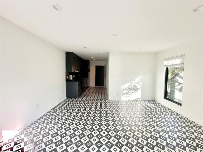 Building Photo - 201 Academy Dr