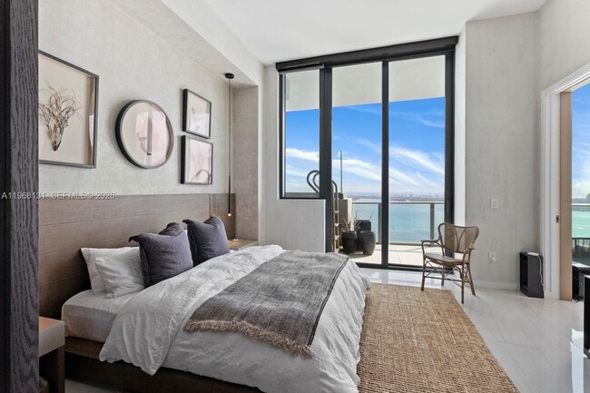 Building Photo - 480 NE 31st St