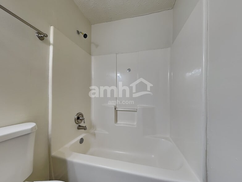 Building Photo - 5015 Sunbrook Dr NW