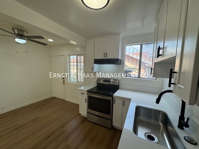 Building Photo - 778 Cherry Ave