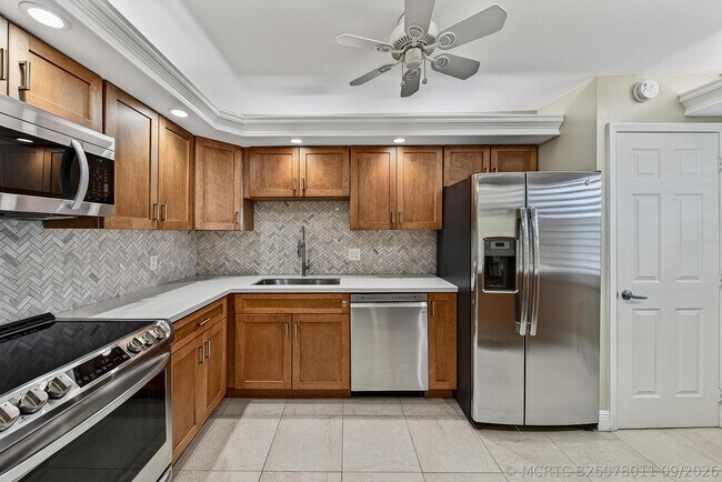 Building Photo - 4000 Cypress Grove Way