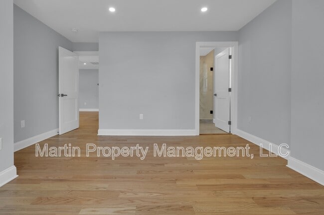 Building Photo - 1 Rockingham Ave